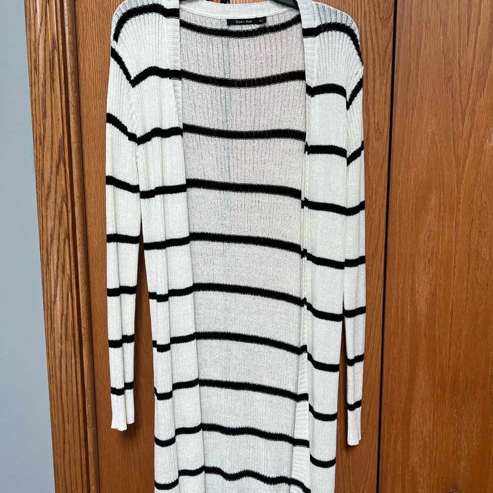 Doe & Rae Cream and Black Ribbed Knit Crew Neck Sweater